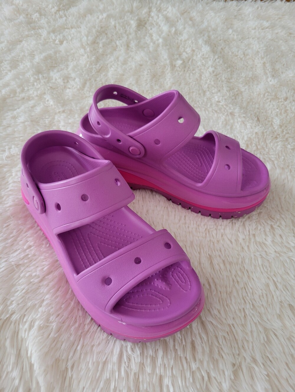 Crocs NWOT Classic Mega Crush Platform Sandals Wedge In Bubble Gum Women Size 8